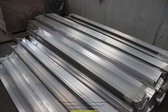 Thước Nhôm của Máy Đầm Thước Bê Tông dài 2m Loại Dày nặng 5.2kg